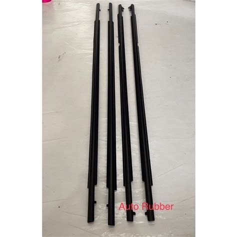 Jual Karet Pelipit Plipit List Kaca Pintu Luar Innova Reborn Set