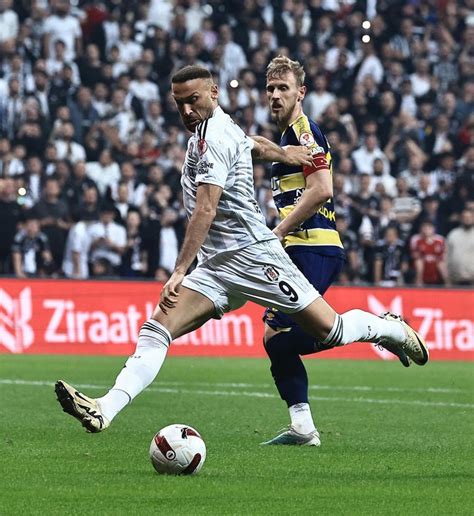 Transfer resmen açıklandı Cenk Tosun Fenerbahçe forması giymeye