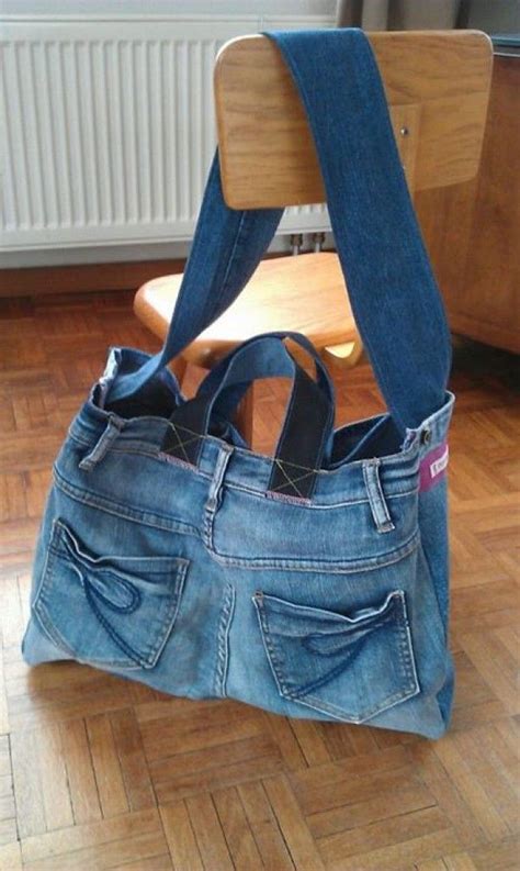 Chic Bag Made Of Old Jeans Diy Upcycle Jeans Jeans Diy Blue Jean Purses