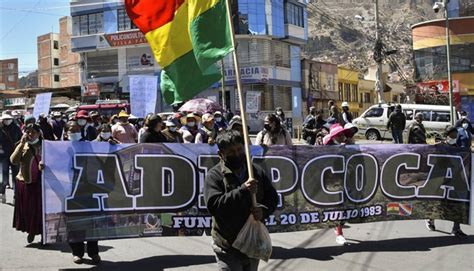 Cocaleros rompen diálogo con el gobierno y continúan las protestas