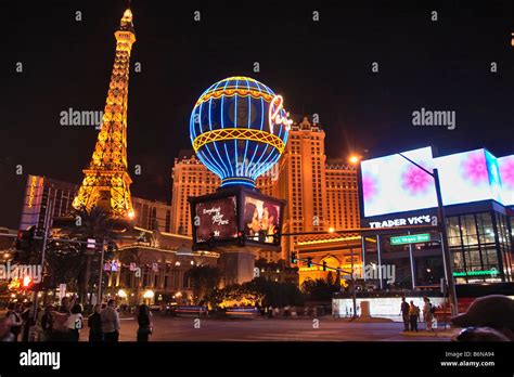 Bright Las Vegas Hotels At Night Stock Photo Alamy