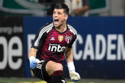 S O Paulo Faz Acordo Ex Goleiro Para Pagar D Vida E Inclui Saf Como