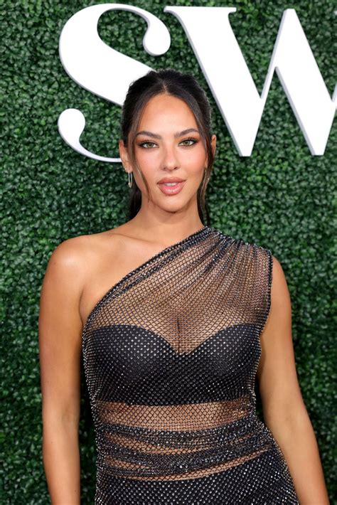 Christen Harper Sexy à La Soirée Sports Illustrated à New York 2 Juin