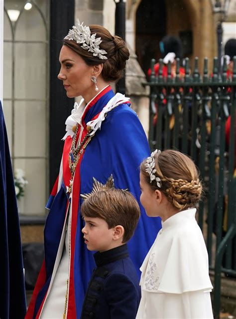 Kate Middleton Con Joyas De Diana De Gales E Isabel Ii En La Coronaci N