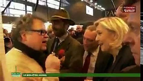 Un Exposant Refuse La Visite De Marine Le Pen Sur Son Stand Salon De