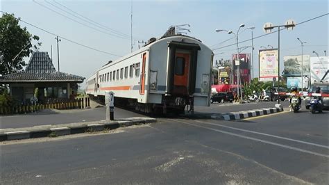 Perlintasan Kereta Api JPL 303A Simpang 3 Mengkreng Mekikis Kediri