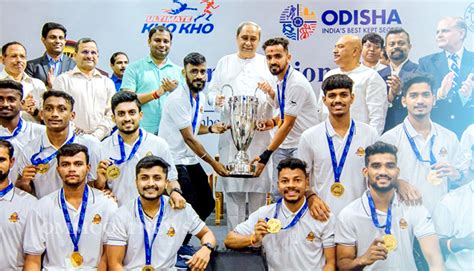 Cm Felicitates Kho Kho Champion Team Odisha Juggernauts With Cash Award