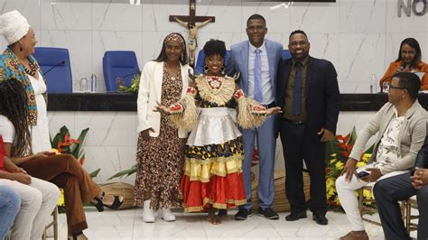 Em Sessão Especial marcada por muita emoção Câmara de Camaçari celebra