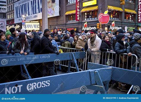 New Years Eve Crowd Times Square Editorial Stock Image - Image of ...