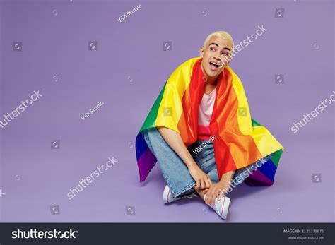 Im Genes De Desnudo Masculino Gay Im Genes Fotos Y Vectores De Stock Shutterstock