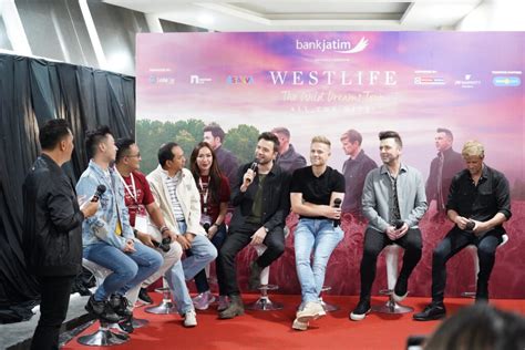 Manjakan Nasabah Bank Jatim Gelar Konser Westlife Di Surabaya