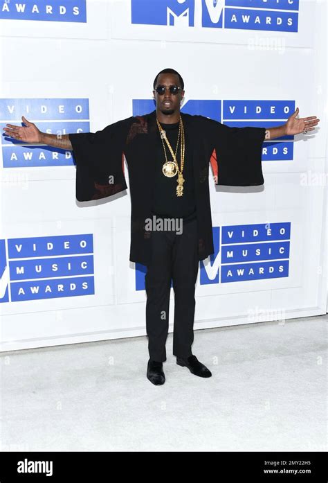 Sean 'Diddy' Combs arrives at the MTV Video Music Awards at Madison ...