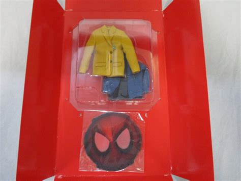 Hot Toys Spider Man Homecoming Deluxe MMS Crowemag Toys