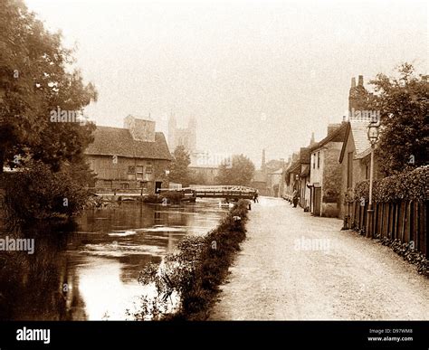 Newbury Canal early 1900s Stock Photo - Alamy