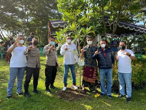 FIFGROUP Laksanakan Kegiatan Tanam Pohon Di Mandalika Garduoto