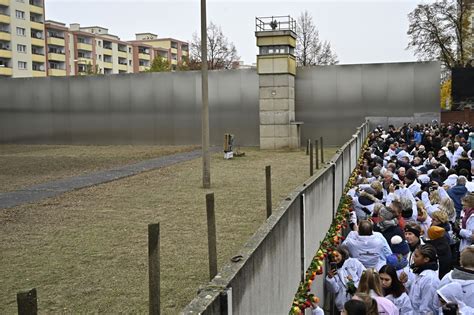 Muro De Berl N Qu Motiv Su Construcci N Y Ca Da Rpp Noticias