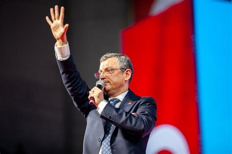 CHP nin yeni Genel Başkanı Özgür Özel kimdir