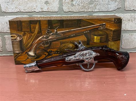 Vintage Avon Dueling Pistol Deep Woods Aftershave Collectible