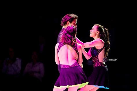 Raise Your Glass Soi Tessa Virtue Scott Moir Scott Moir