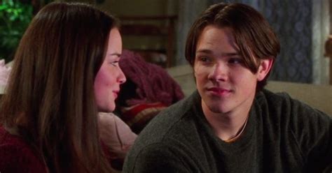 New 'Gilmore Girls' Photo Gives Us A Major Hint About Rory And Dean