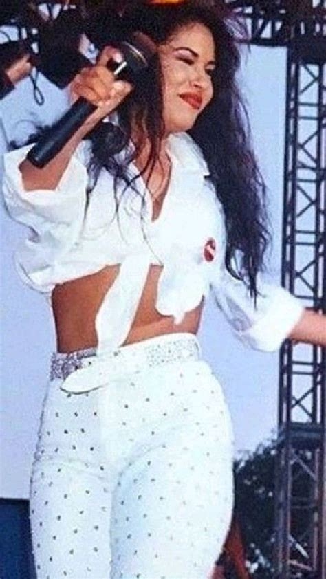 Pin By Selena Quintanilla On Pins Creados Por Ti Selena Quintanilla Outfits Selena