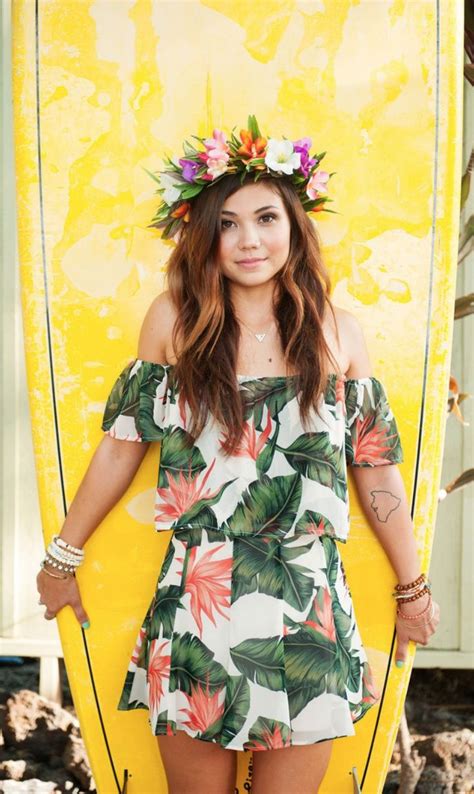 hawaiian outfit ideas pinterest - Far Away Blogging Art Gallery