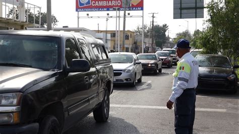 Ola De Paisanos Satura Puentes De Nuevo Laredo Daisy Herrera