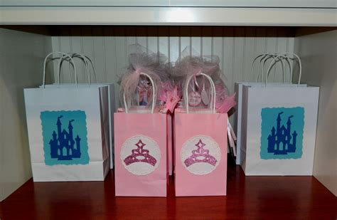 Hand Made Gift Bags For The Princesses And Princes Too Gift Bags Diy