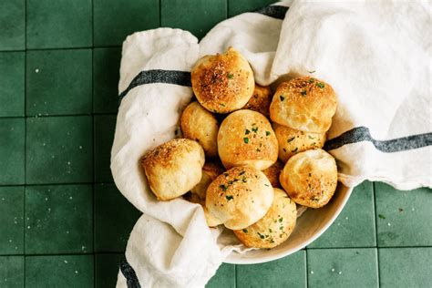 Copycat Domino's Bread Bites - Lauren's Latest