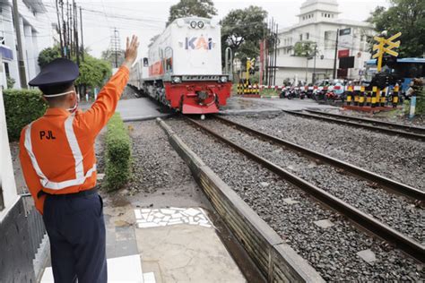 Harga Bbm Naik Jumlah Penumpang Kereta Api Meningkat