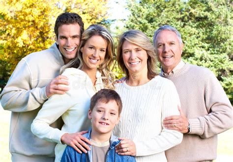 Lycklig Familj Fotografering F R Bildbyr Er Bild Av Unge