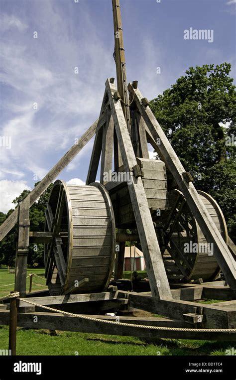 Warwick Castle Trebuchet Hi Res Stock Photography And Images Alamy