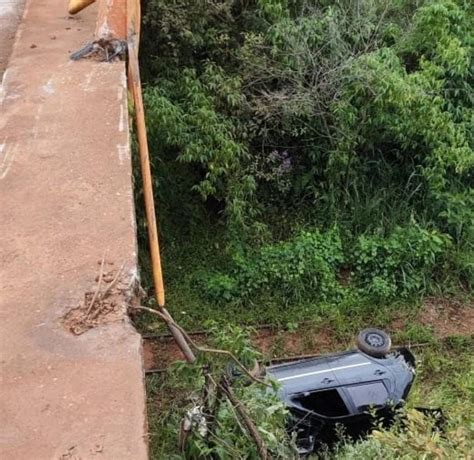 Portal Campo Belo Carro Cai De Viaduto E Deixa Feridos