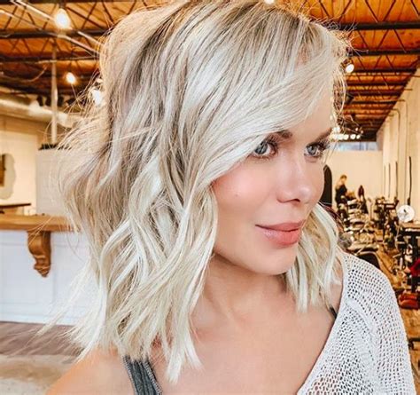 Icy Blonde Lob Hairstyle Inspiration Hairstyles Boring Hair Hair Day Icy Blonde Hair