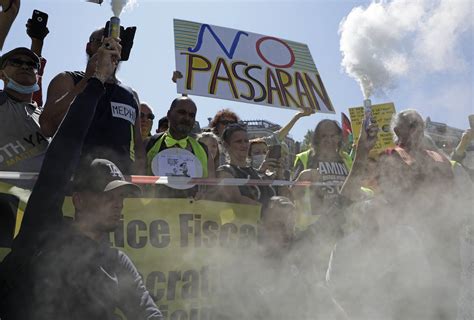 Corona Demos in Frankreich Wut wird größer