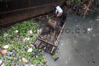 Sampah Di Kali Nias Kelapa Gading Datatempo