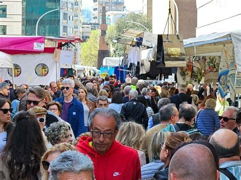 Gli Ambulanti Di Forte Dei Marmi Ad Albissola Marina Sabato Agosto