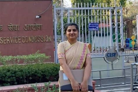 Mudra Gairola Biography Age Upsc Marksheet Rank Optional Subject