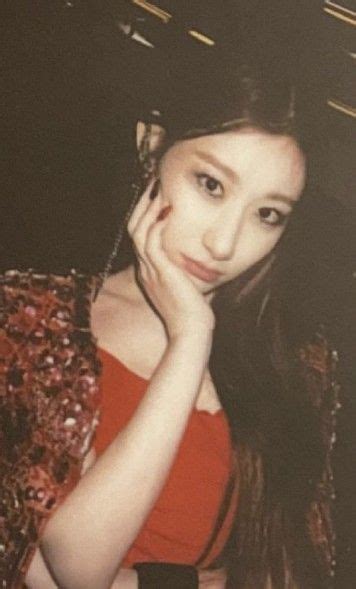 Guess Who Limited Edition Chaeryeong Photocard Scan Photocard Itzy Scan