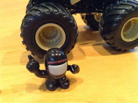 JULIAN'S HOT WHEELS BLOG: Mega-Wrex Monster Jam Truck