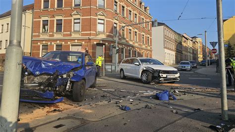 Kreuzungscrash In Marienthal Fordert Zwei Verletzte Radio Zwickau