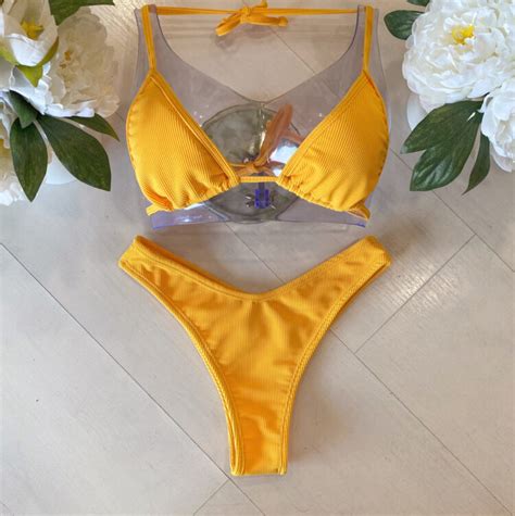 10 Hot Sexy KayG Bikini Pics