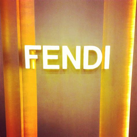 Fendi Logo Wallpapers - Top Free Fendi Logo Backgrounds - WallpaperAccess