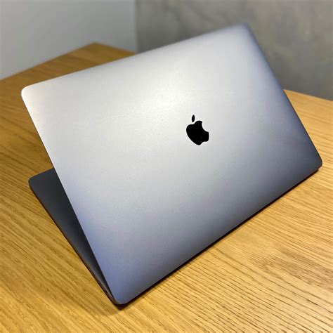 Macbook Pro Touch Bar Space Gray I Rok Gb Ram Gb Ssd