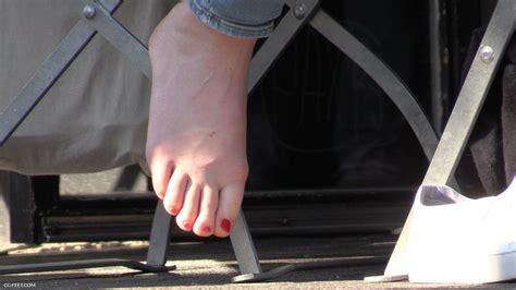 194 Lesbian Footsie CC FEET