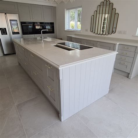 30mm Carrara Quartz Worktops And Island With Ogee Profile