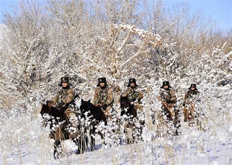 踏雪巡逻！他们行走在祖国的边防线界面新闻 · 中国