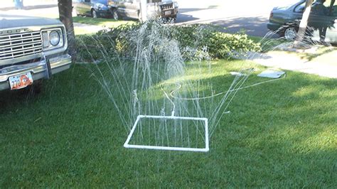 DIY PVC Sprinkler Is Dirt Cheap, Fits Lawns of All Shapes and Sizes