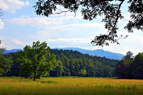 Cades Cove Wallpapers Top Free Cades Cove Backgrounds Wallpaperaccess