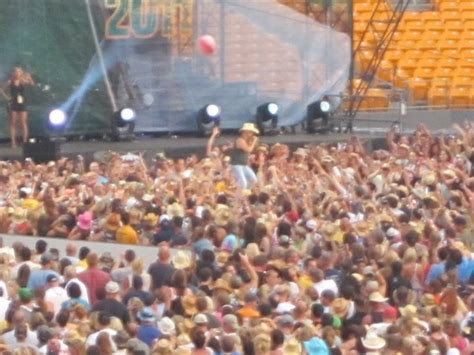 Kenny Chesney At Heinz Field The Beautiful South Kenny Chesney Heinz Field